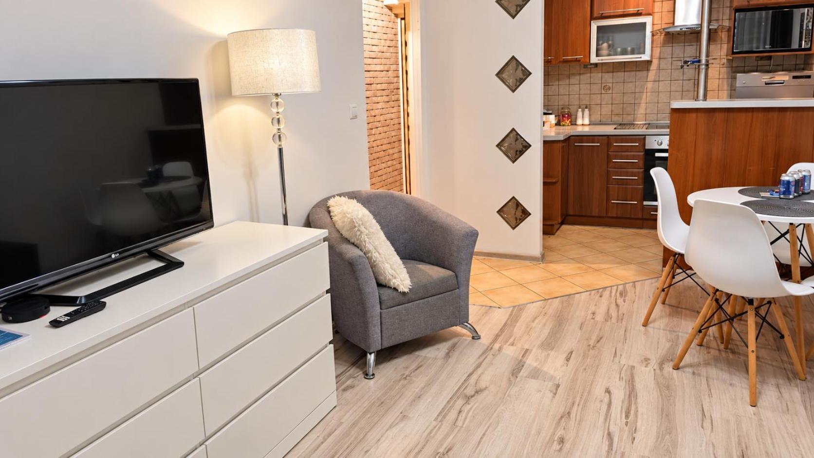 One-Bedroom Apartment